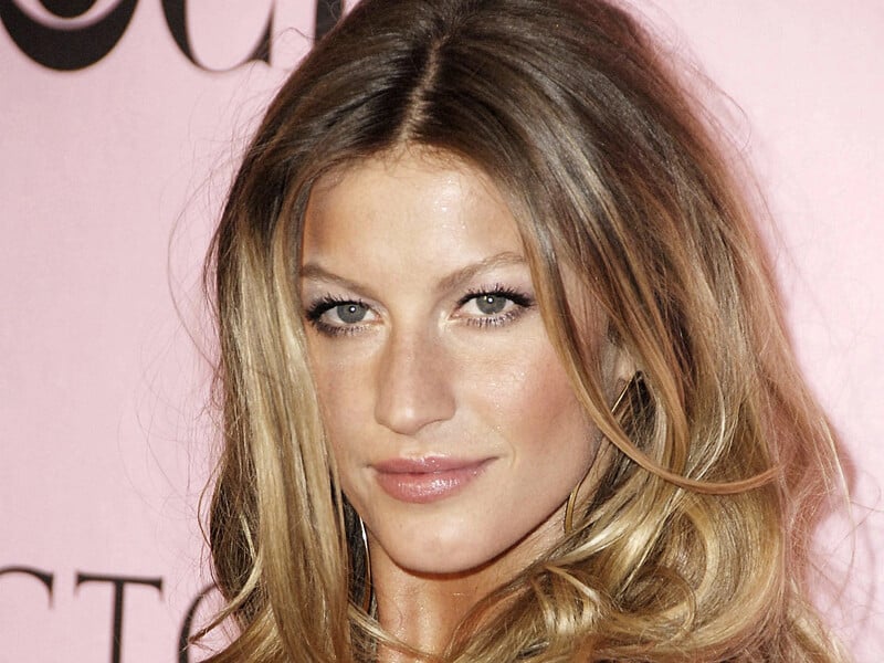 44-річна Бюндхен утретє стала матір'ю. Батьком дитини є 37-річний тренер із джиу-джитсу