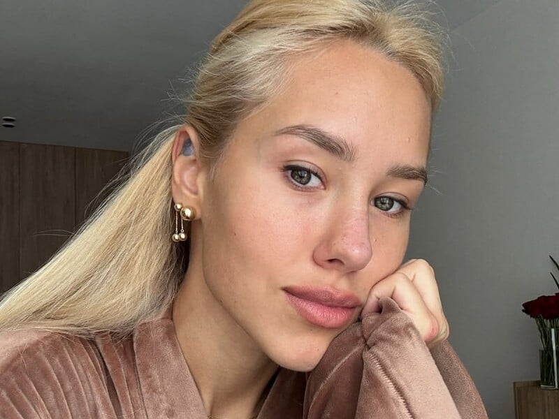 Квіткова в прозорому бюстгальтері розповіла про особистісні зміни