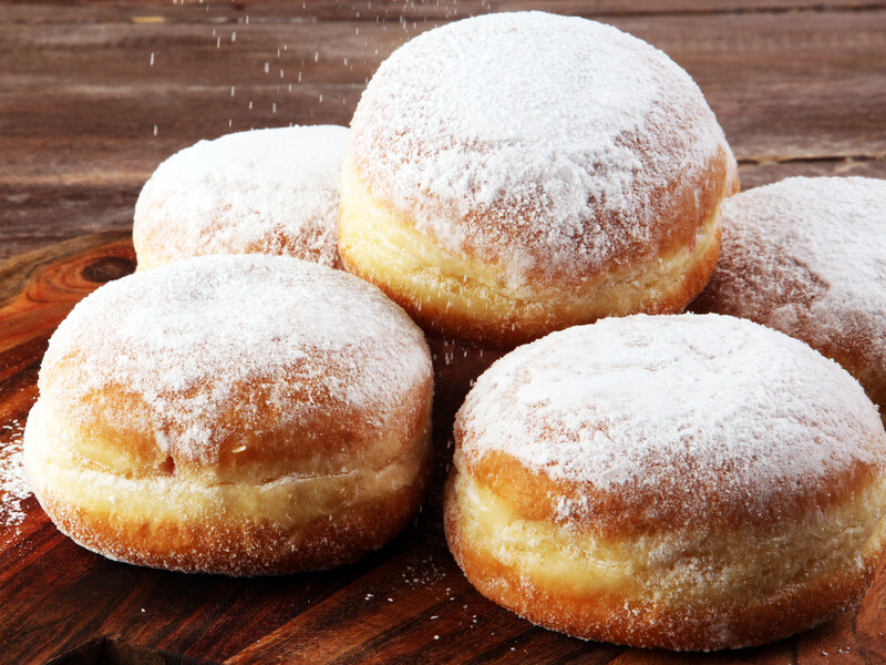 Додайте це в тісто – і пончики вийдуть м'якими й пухкими. Рецепт швидкого десерту