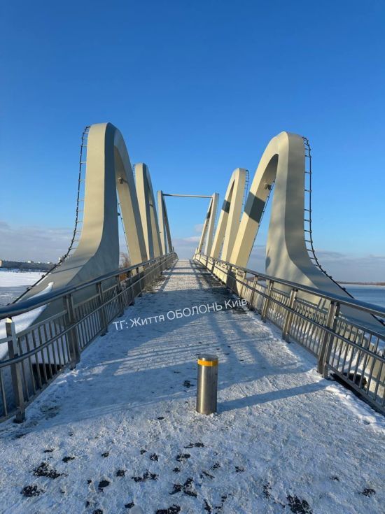 На новому мості у Києві розходяться перила: чи є загроза для пішоходів