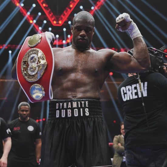 Дюбуа знявся з бою потенційних суперників Усика: в чому причина та хто його замінить