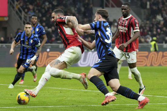 "Інтер" на останніх хвилинах вирвав нічию проти "Мілана" у чемпіонаті Італії (відео)