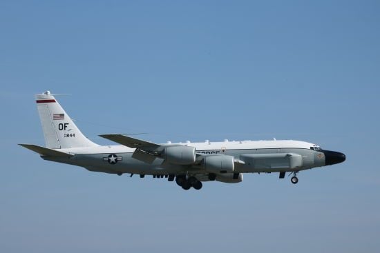 Літак-розвідник ВПС США помічено біля берегів Криму: як зміниться стратегія Пентагону за Трампа