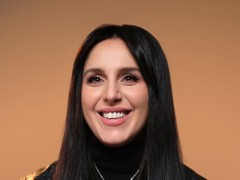 "Хотілося б стерти із пам'яті". Джамала розповіла про початок творчого шляху й показала архівні фото "Хотілося б стерти із пам'яті". Джамала розповіла про початок творчого шляху й показала архівні фото