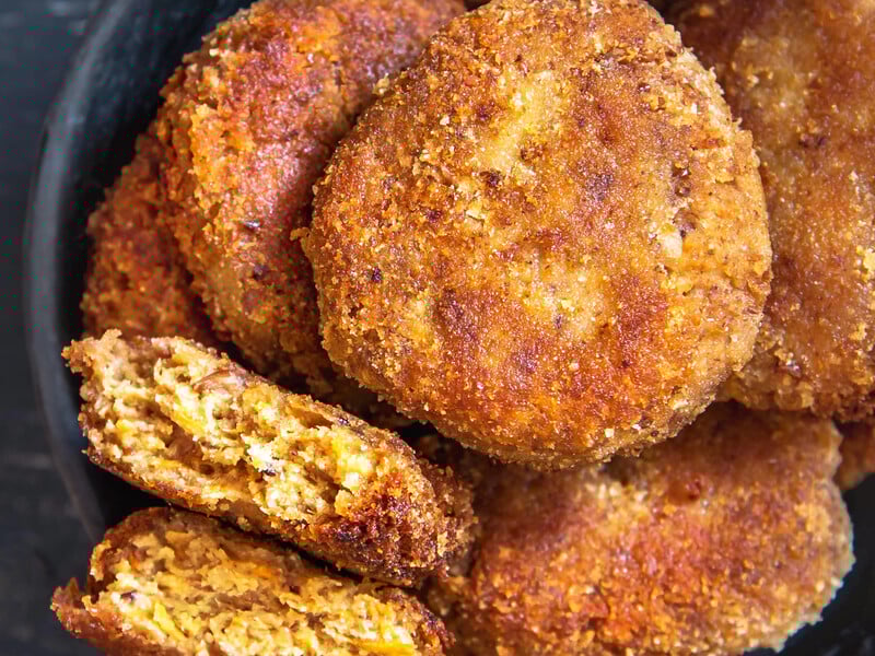 Приготуйте котлети із цього інгредієнта – і вони вийдуть низькокалорійними, ніжними й хрусткими