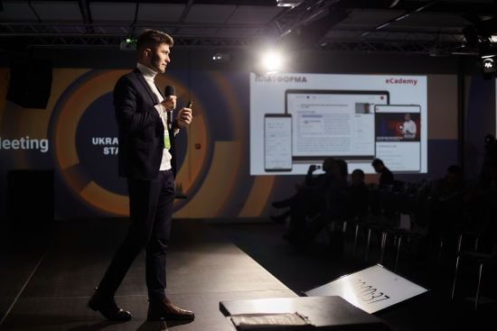 Як eCademy (єКадемія) змінює підхід до вивчення мов: досвід Руслана Яременка Як eCademy (єКадемія) змінює підхід до вивчення мов: досвід Руслана Яременка