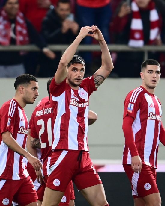 Дубль і асист Яремчука допомогли "Олімпіакосу" знищити АЕК у першому півфіналі Кубка Греції