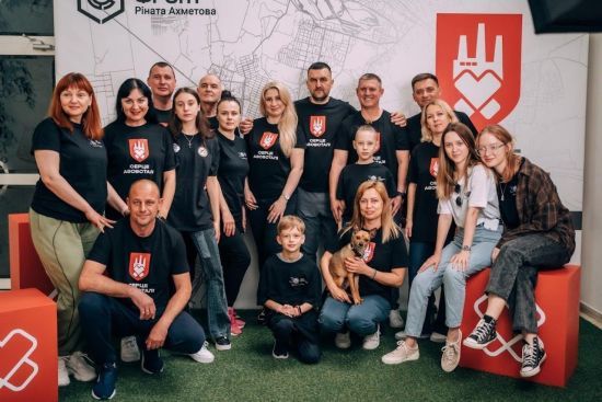Рінат Ахметов збільшив фінансування на підтримку оборонців Маріуполя до 1,6 млрд грн Рінат Ахметов збільшив фінансування на підтримку оборонців Маріуполя до 1,6 млрд грн