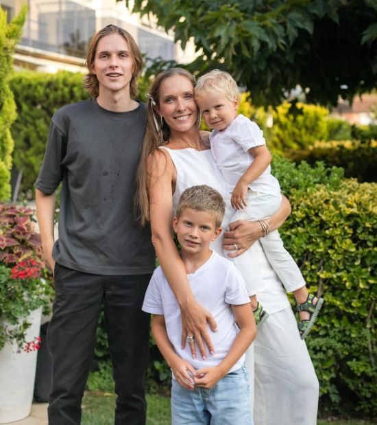 Осадча висловилася про народження четвертої дитини в 45 років: "Доньку хотіла"