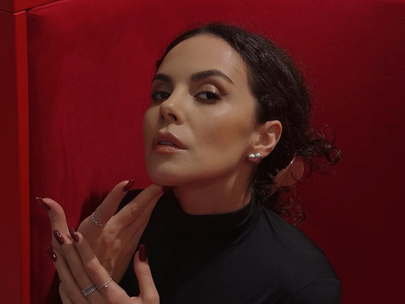 Каменських показала макіяж "на всі випадки життя"