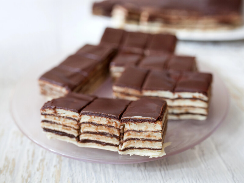 "Усього з кількох простих інгредієнтів". Рецепт десерту на основі печива