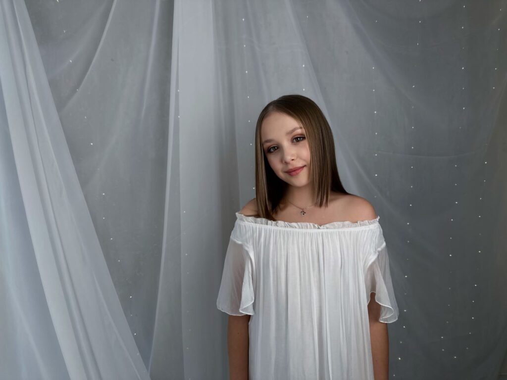 ANELIA презентує дебютний трек “Повір”: пісня, що надихає мріяти ANELIA презентує дебютний трек “Повір”: пісня, що надихає мріяти