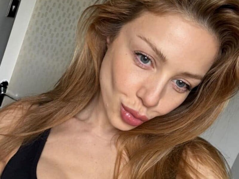 "А де гравітація?" Тіна Кароль показала стійку на руках із піднятими ногами