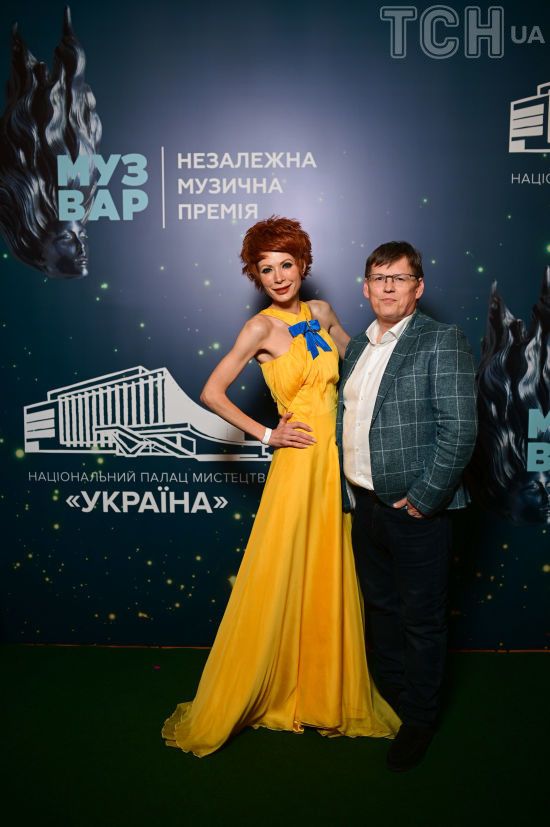 Олена-Христина Лебідь показалася в обіймах у бойфренда Розенка: як пара провела час разом