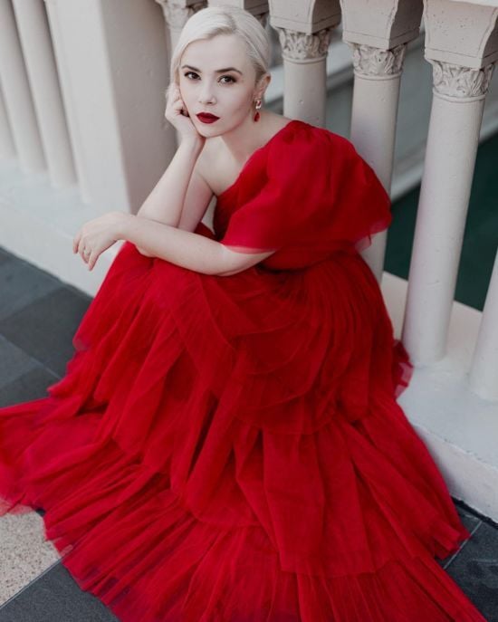 Міка Ньютон приголомшила українськомовною версією свого хіта "В плену" 20-річної давнини