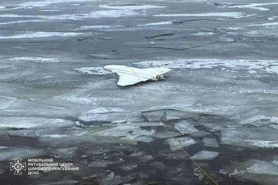 У Київській області виявили уламки ворожого БпЛА на льоду (фото)