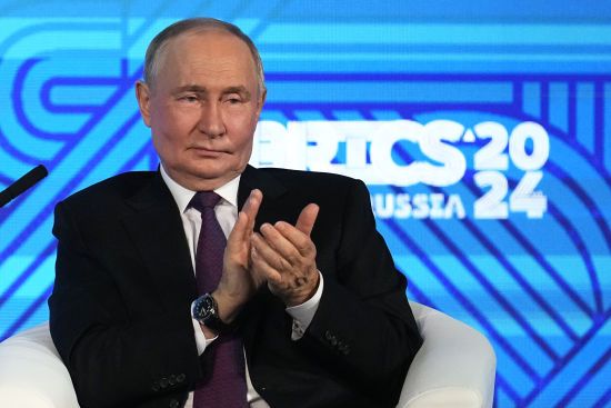 Китай відреагував на розмову Трампа з Путіним
