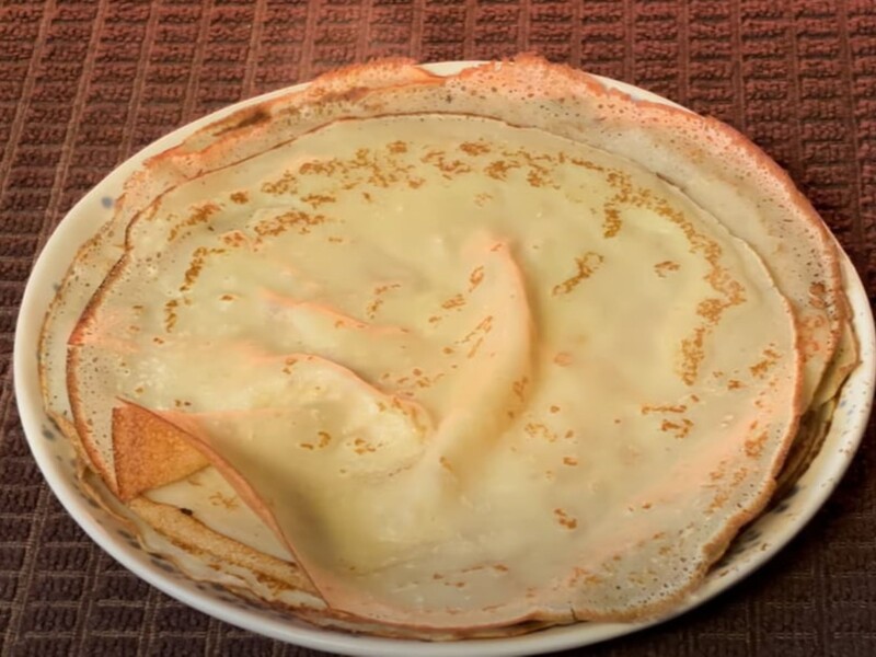 Додайте це до борошна – і млинці завжди будуть тонкими й еластичними. Секрет ідеального тіста