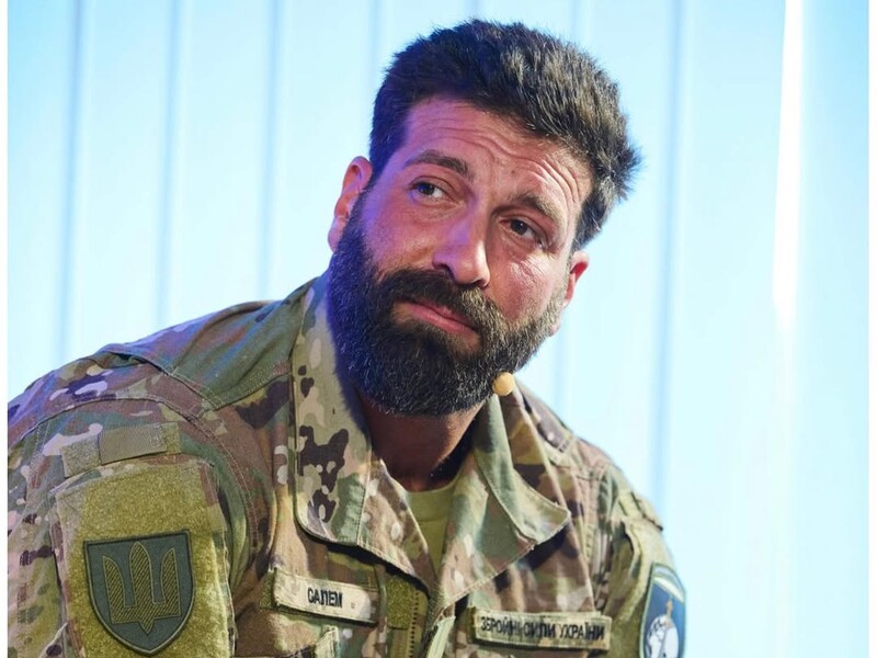 "Так мало часу". Салем опублікував відео з донькою, яку бачить "два рази на рік" "Так мало часу". Салем опублікував відео з донькою, яку бачить "два рази на рік"