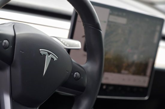 Сім'я потрапила в аварію на Tesla: її змусили виплатити компанії Маска $23 000 компенсації