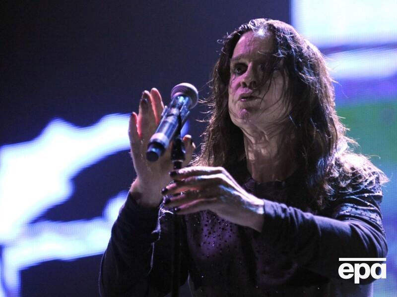 76-річний Оззі Осборн більше не може ходити через прогресування хвороби Паркінсона 76-річний Оззі Осборн більше не може ходити через прогресування хвороби Паркінсона