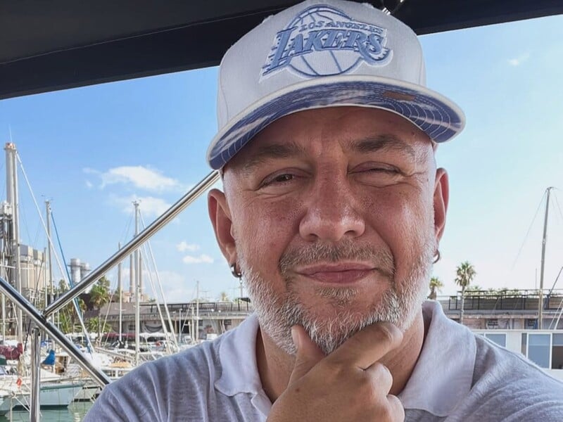 Потап, який живе в Іспанії, розкритикував Мінкульт за відмову видавати дозволи на виїзд за кордон