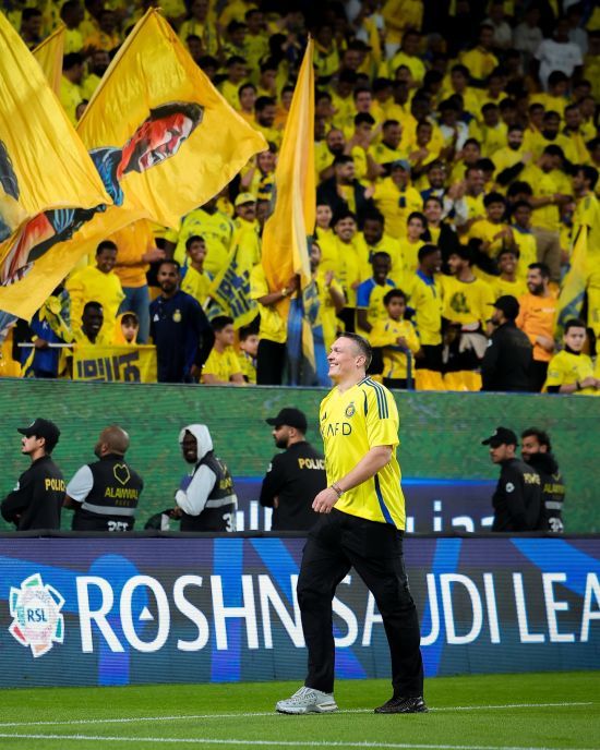 "Завжди вчимося один у одного": Усик зустрівся з Роналду в Саудівській Аравії (фото)