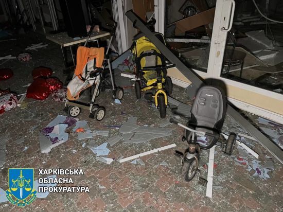Атака на "Барабашово" у Харкові: подробиці з місця удару з фото і відео