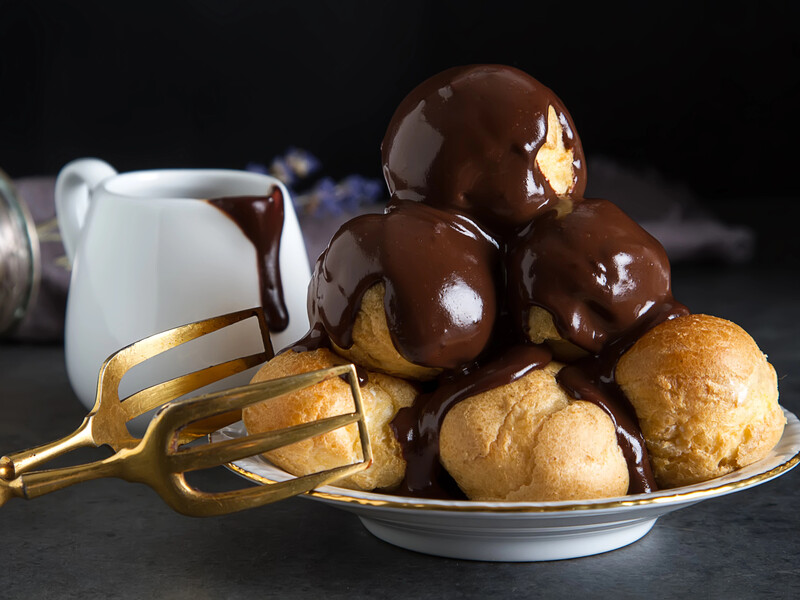 "Смачні, а й прості в приготуванні". Рецепт заварних тістечок