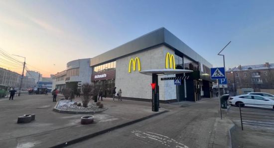 McDonald’s на Лукʼянівській відновив роботу після ракетного удару