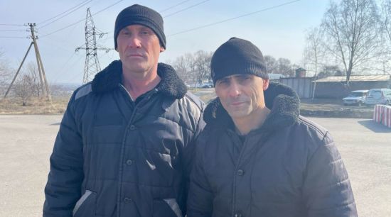 Батьки не дочекалися: кримські татари вийшли на свободу після дев'яти років ув'язнення в Росії