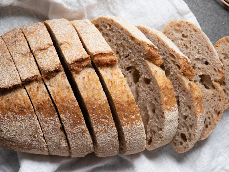 Із цим борошном бездріжджовий хліб готують за п'ять хвилин у мікрохвильовці. Простий рецепт