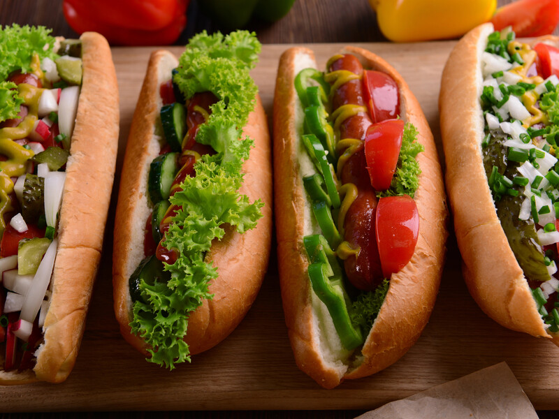 Змастіть тісто яйцем, посипте маком або кунжутом. Покроковий рецепт пухких булочок для хот-догів