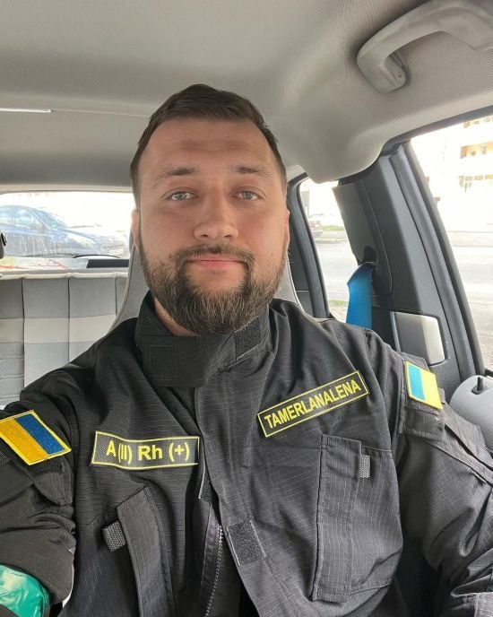 Співак-воїн Тамерлан висловився про маму та чому вона живе в РФ під час війни