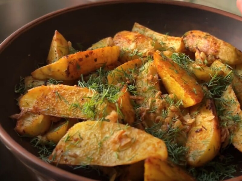 Змішайте це з рослинною олією – і запечена картопля вийде смачною і хрусткою. Рецепт