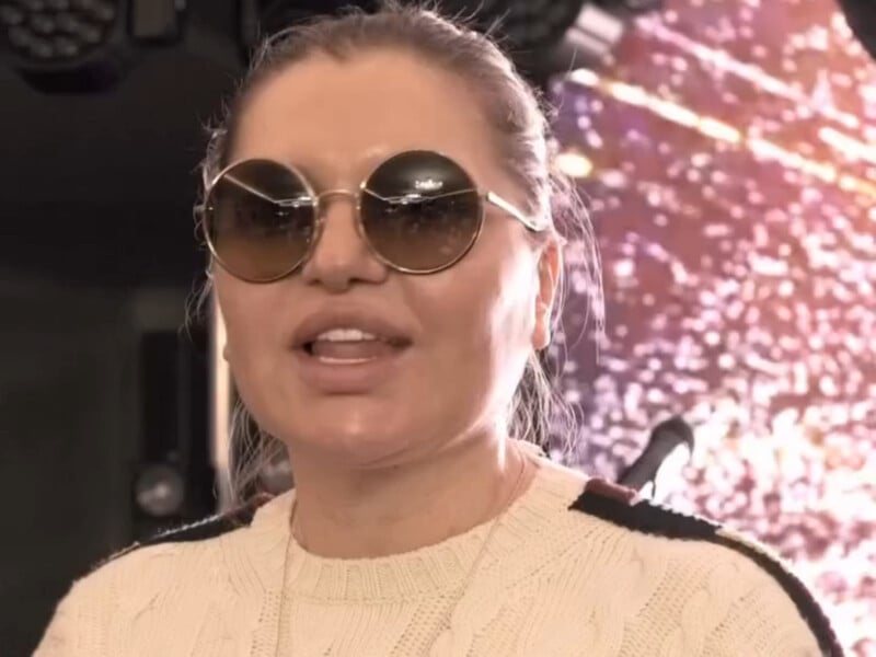 Дружина Винника, який утік за кордон, – Таюне, котра замовчує війну, – засвітилася в мережі. Там відреагували