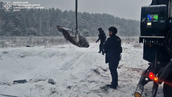 Під Києвом знешкодили фугасну авіабомбу "Геракл" та виявили частину касетної бомби РБК-500: фото, відео
