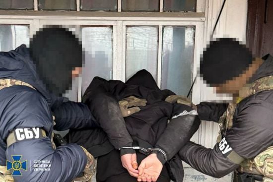 СБУ викрила семеро осіб, які на замовлення РФ підпалювали авто військових (фото)