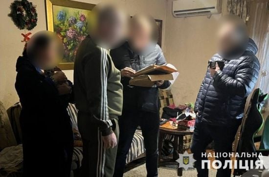 Рекет, як у 1990-ті: у Дніпрі банда захопила аптеку через відмову власників платити за "дах"