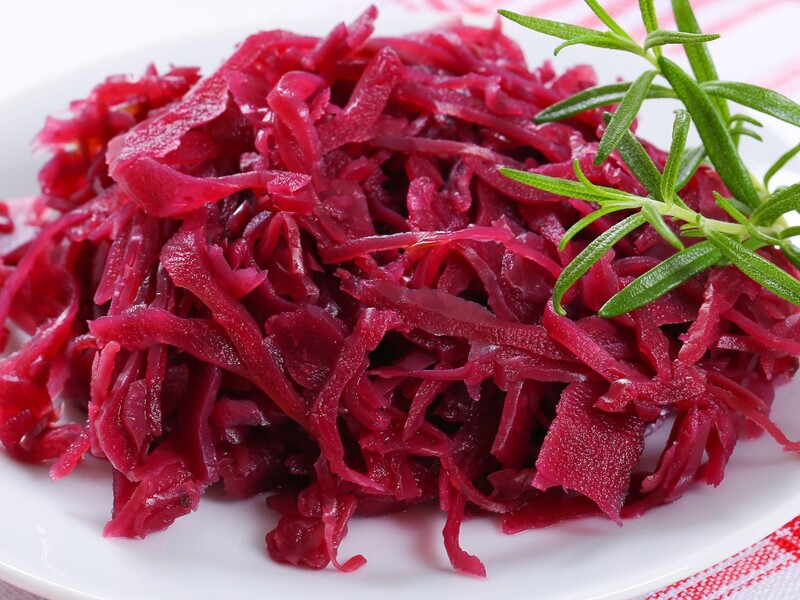 Замаринуйте червону капусту за цим рецептом – і вона вийде ніжною й хрусткою