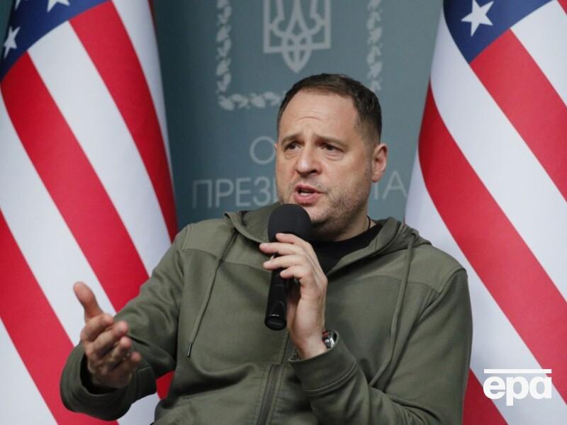 Єрмак на зустрічі з Трампом уперше з початку повномасштабної війни з'явився в костюмі. Фото