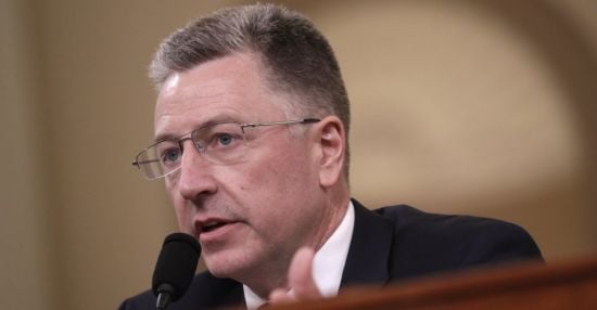 Чи має сенс для України угода про корисні копалини: американський експерт Курт Волкер відповів