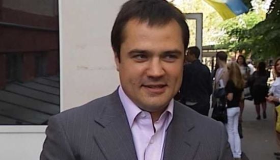 Дениса Комарницького не викликали до правоохоронних органів та не оголошували в розшук, – адвокат