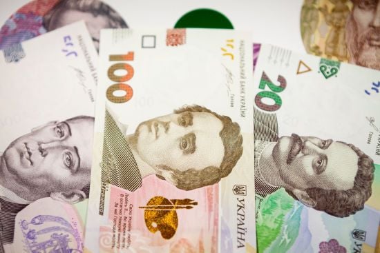 Курс валют на 19 лютого: скільки коштуватимуть долар, євро і злотий