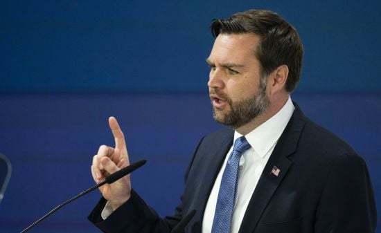 "Вибори в Україні тепер є політикою США": віцепрезидент Венс приєднався до критики Києва