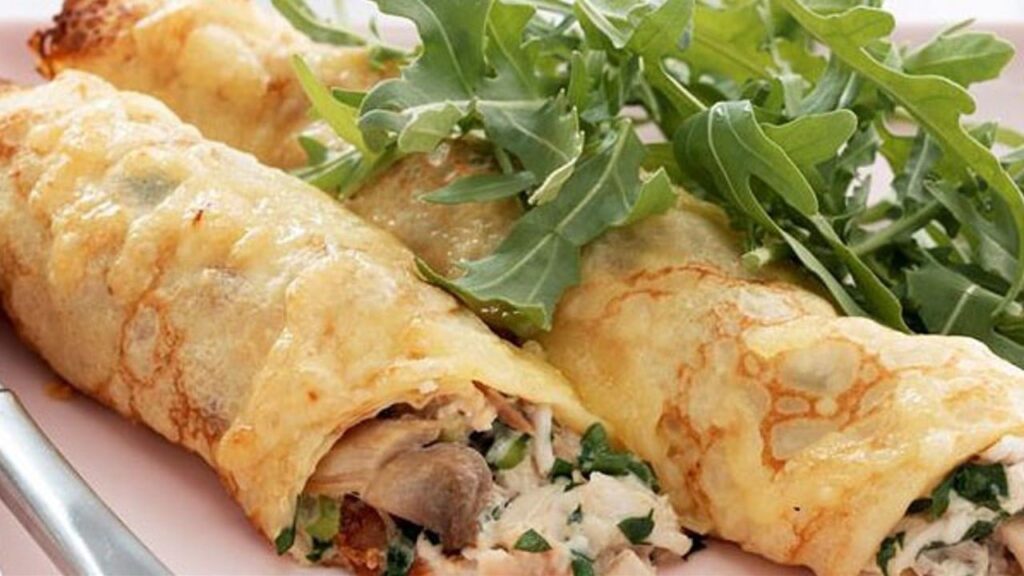 Швидко і надійно: як загорнути млинці трикутником