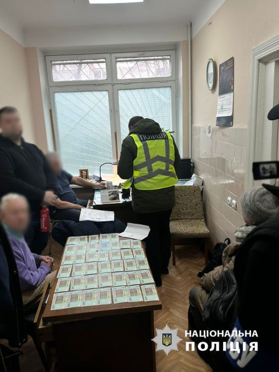За 2 тисячі доларів "малював" призовникам фіктивні діагнози: в Києві затримали лікаря ВЛК