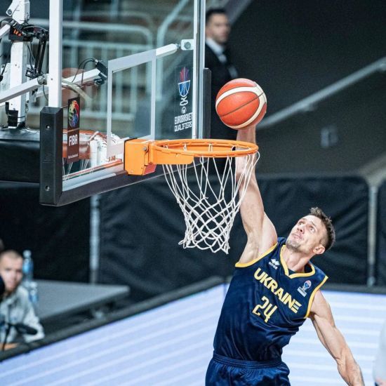 Перебував у розшуку: у ТЦК пояснили, чому затримали баскетболіста збірної України