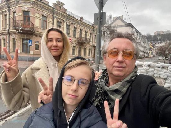 Режисер Семен Горов висловився про 14-річного сина і чи планує вивозити його за кордон під час війни