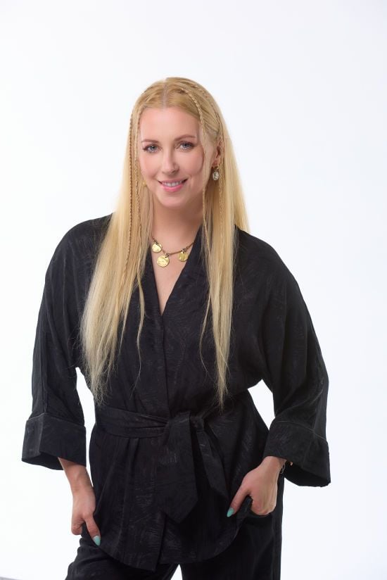 Тоня Матвієнко чуттєво заспівала про кохання у новій пісні й довела до сліз кліпом-мультфільмом